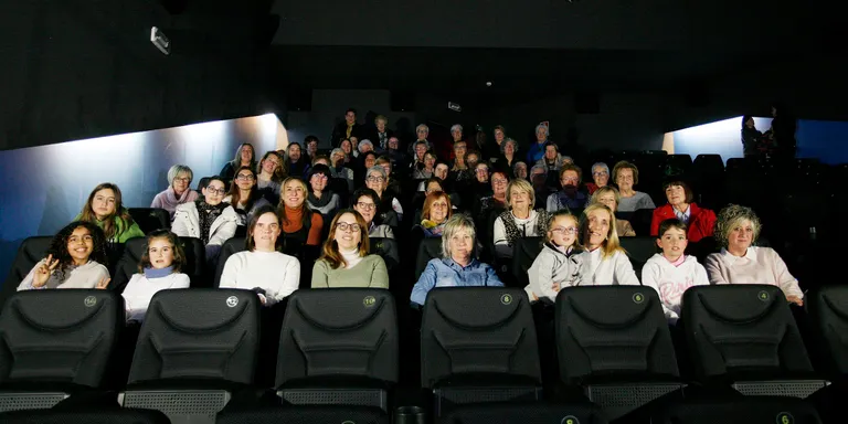 Les Candeles gaudeixen de la preestrena del documental de les Decennals 2021+1