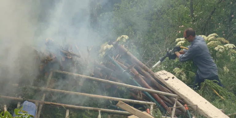Un incendi afecta una casa en obres a Castellciutat