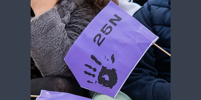Com i on demanar ajuda? (Serveis a Pineda que atenen casos de violència contra les dones)