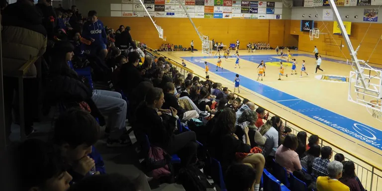 Més d'una vintena d'equips omplen el Palau d'Esports de la Seu pel 20è Torneig de Nadal del Sedis Bàsquet