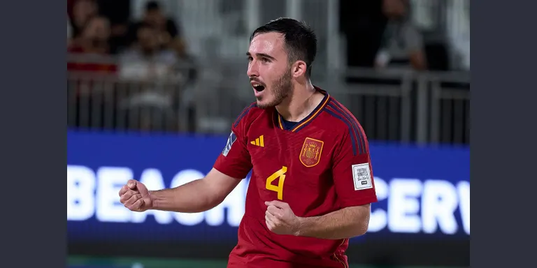 L'Espanya del torrenc José Arias debuta amb derrota als penals a la Copa del Món de futbol platja