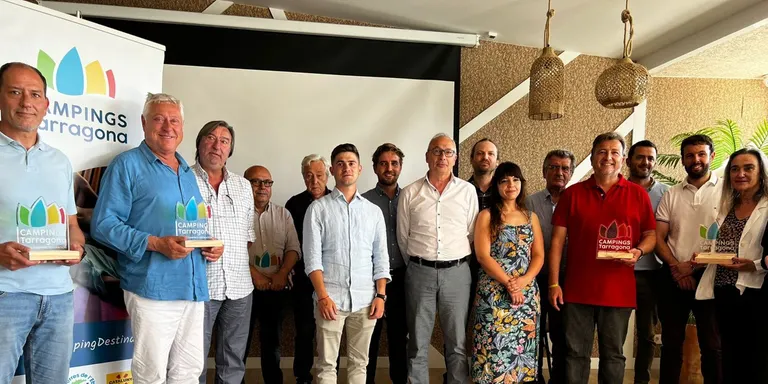 Els càmpings Mirmanda, Platja Cambrils i La Llosa, homenatjats per la seva llarga trajectòria