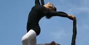 Classes de teles acrobàtiques amb Maria Grau