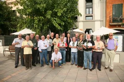 La gent gran, protagonista d’una exposició que pots veure en 34 comerços