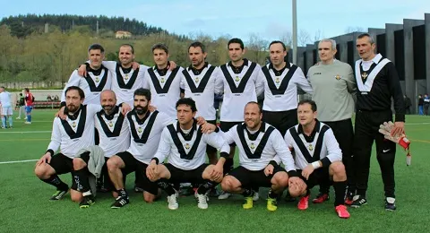EL REAL UNIÓN DE VETERANOS ELIMINADO TRAS DERROTAR A TORRELAVEGA(2-0) Y EMPATAR CON OSASUNA(3-3)
