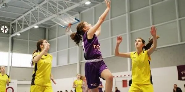 El Mini Femení de 6è i l’Infantil Masculí clouen la temporada amb una victòria