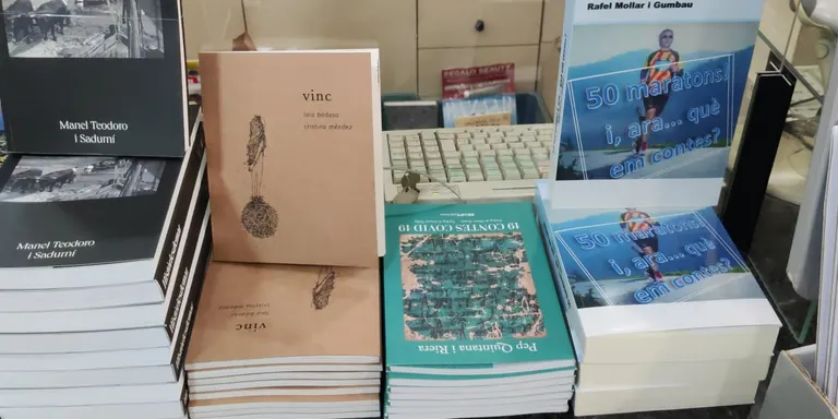 Vuit autors arenyencs signaran llibres demà