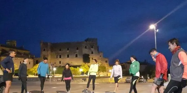Una vintena de corredors participen regularment en les sessions amb entrenador personal dels Atletes d’Altafulla