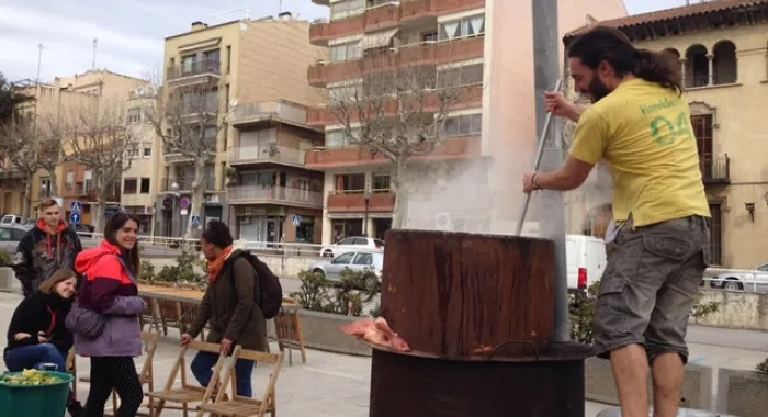 L'escudella de recapte ja comença a bullir