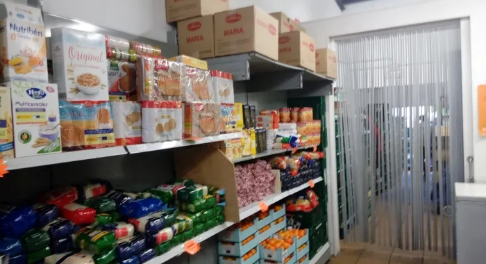 Cà ritas ja ha col·locat els aliments que, si tot va bé, duraran aproximadament 3 mesos
