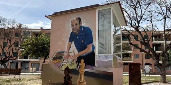 Torredembarra homenatja el propietari de la gelateria Giardina, mesos després de la seva desaparició