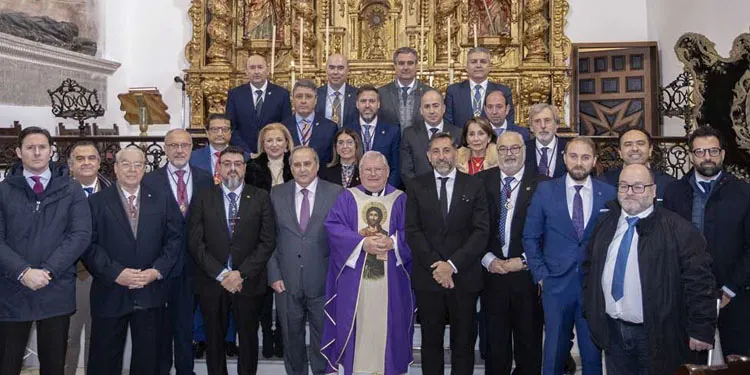 El Consejo de Hermandades y la cruz del Niño Perdido, en ‘Semana Santa en la Campiña’
