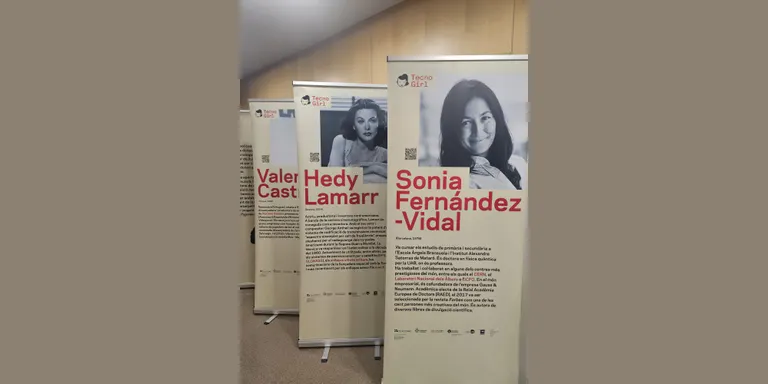 Exposicions documentals i artístiques als equipaments municipals