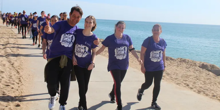 1300 persones participen a la 1a. Cursa de la Dona amb molt ambient i bon temps