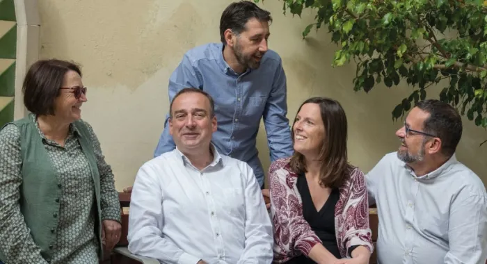 Josep Anton LÃ³pez acompanyat dels primeres persones de la llista 