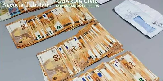 Intervinguts prop de 18.000 euros en un control a la Farga de Moles