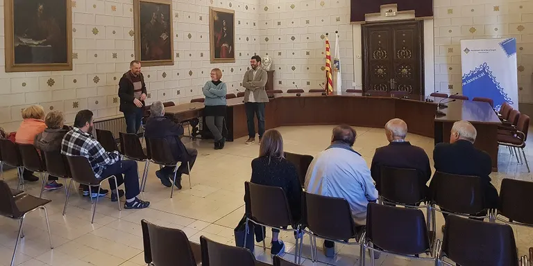 L'Escola de Salut de les Persones Grans del CAP de la Seu visita l'Ajuntament