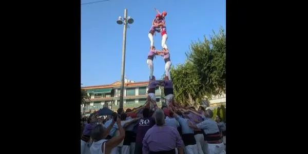 Els Castellers d’Altafulla descarreguen el 4d6, el 2d6, el 4d6a i un pd5 a la Diada d’Estiu