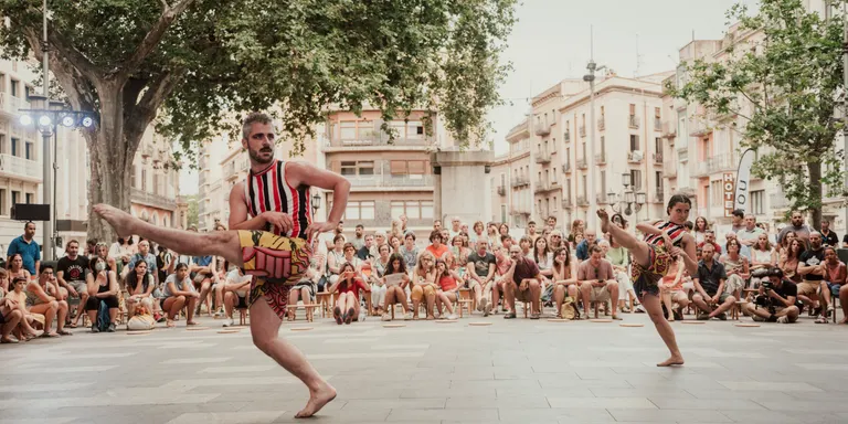 Un grup de ballarins del festival 'Figueres es mou' pateix una agressió homòfoba per part d'uns adolescents