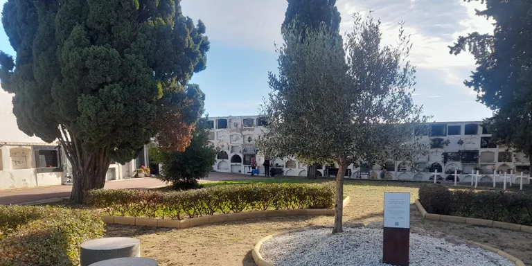 L'horari del Cementiri Municipal i servei especial de Bus Urbà es veu ampliat per Tots Sants 2026