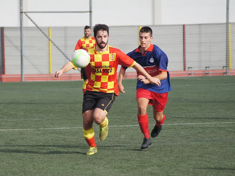 Dos gols va fer Xavi Muñoz, tot i que no van servir per puntuar als seus a Barcelona / Arxiu