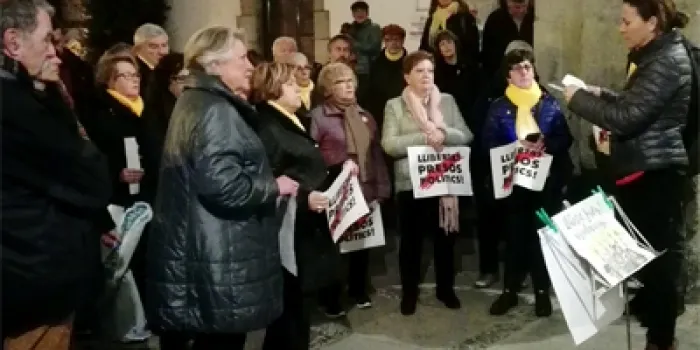Arenys també recorda que fa 100 dies que Sánchez i Cuixart són a la presó