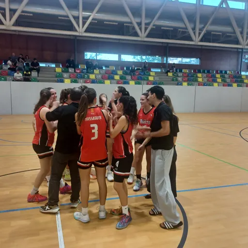 Gran victòria del sènior femení del CB Parets contra el Claret