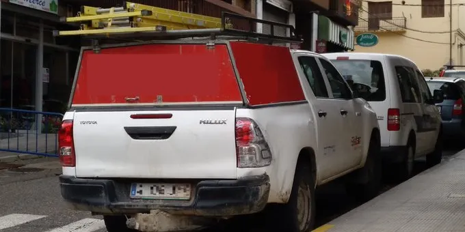 Enxampen al Pont de Suert un operari que portava tota la seva família amagada al vehicle industrial de l'empresa