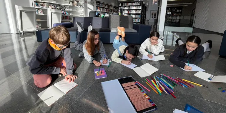 Obertes les inscripcions a dues noves sessions del Club Atrapahistòries per a infants de 3r a 6è de primària
