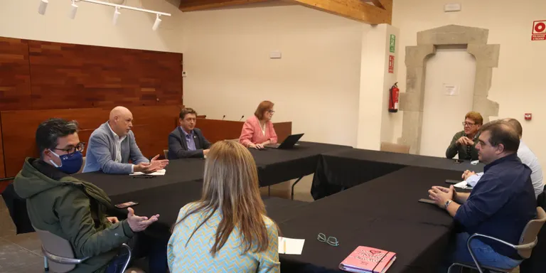 Silenci al ple de Caldes de Malavella. El govern tanca files amb l'alcalde i l'oposició no diu res