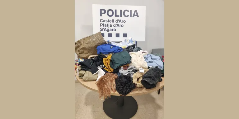 Detenen dues dones per robar uns 1.000 euros en roba a Platja d'Aro fent servir bosses folrades per evitar les alarmes
