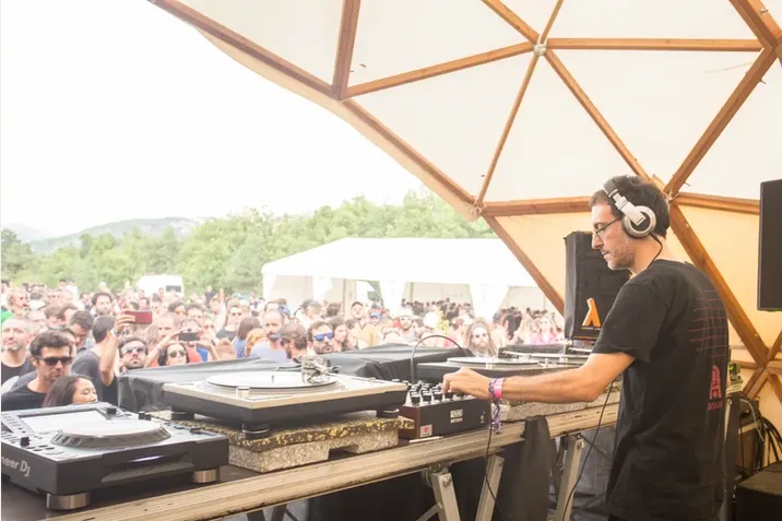 El Festival Paral·lel de música electrònica arriba al Port del Comte el primer cap de setmana de setembre amb totes les entrades venudes
