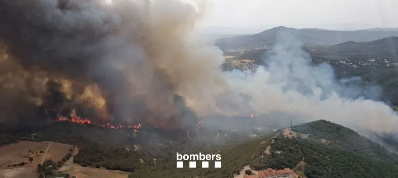 L’incendi forestal a Sant Quirze Safaja ja està controlat i afecta gairebé 100 hectàrees