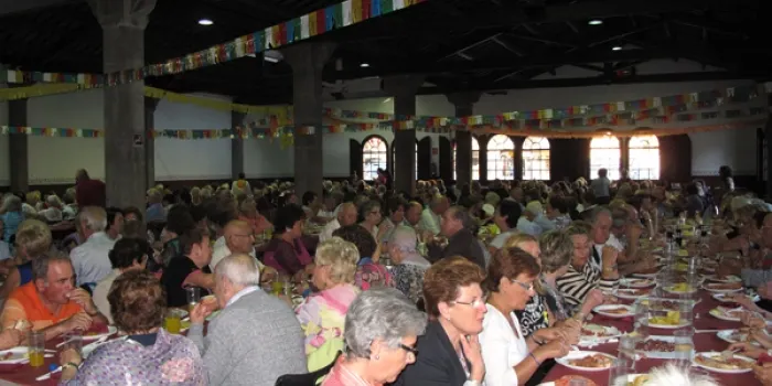 El Calisay s'omple pel berenar de la Gent Gran