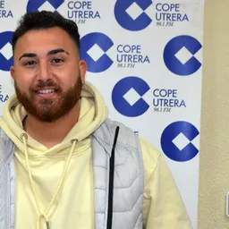 El utrerano David Rubia visita COPE Utrera en el inicio de su carrera artística - episode art