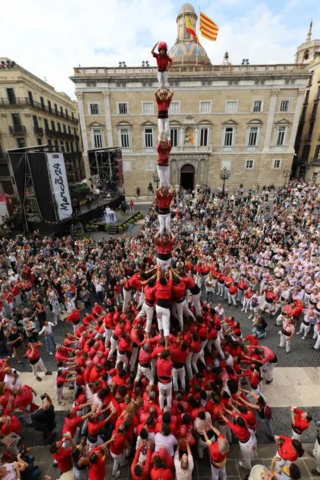 La Joves de Valls torna a portar el pilar emmanillat a la Mercè