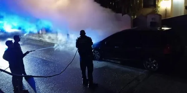 Ensurt aquest dissabte a la urbanització Racó del Cèsar de Creixell, amb l’incendi d’un cotxe