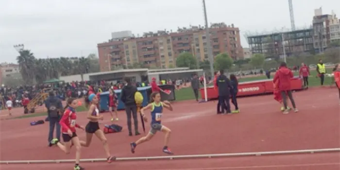 Els atletes de la Penya Apa Anem-hi segueixen disputant jornades de pistes amb l’objectiu de fer mínimes pel Campionat de Catalunya