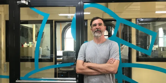 El director arenyenc Pol Ponsarnau roda el curtmetratge ‘Tara and the blue’ a Arenys de Mar