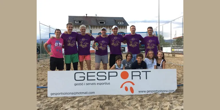 L'equip Volleyboom guanya el torneig Volei Platja 4×4 del Pi