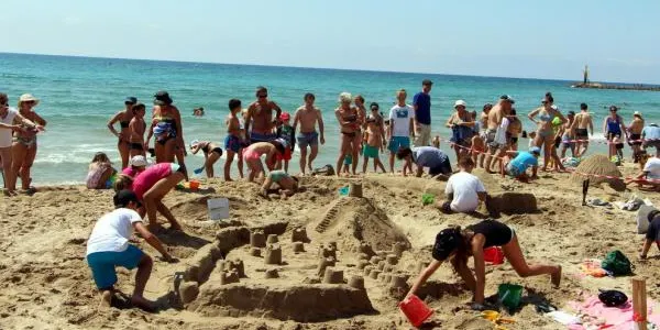 El Concurs de Castells de Sorra dona el tret de sortida a un cap de setmana ple d’activitats a Altafulla