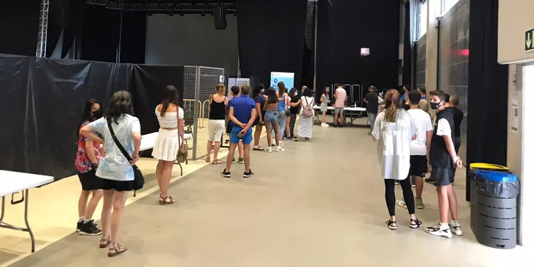 Més de 200 persones participen a la segona jornada de vacunació sense cita prèvia de Solsona