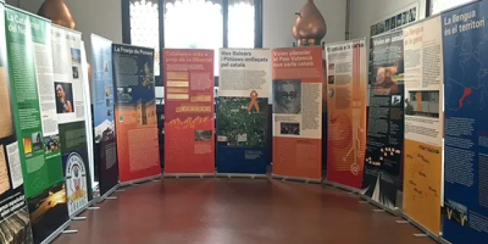La Plataforma per la Llengua inaugura avui una mostra sobre la situació del català