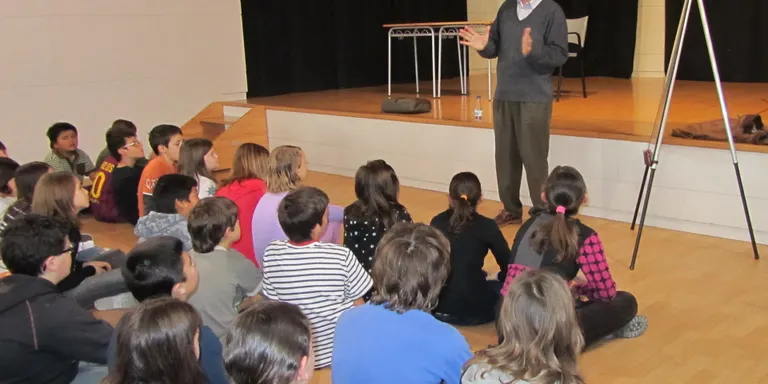L'escriptor Pep Albanell, a l'Escola Pau Claris