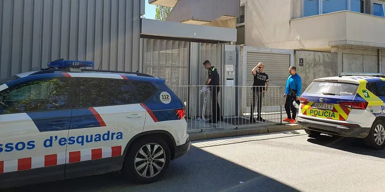 Detingut un home amb un ganivet que s'havia enfilat a la teulada de l'Institut Montagut de Santa Susanna