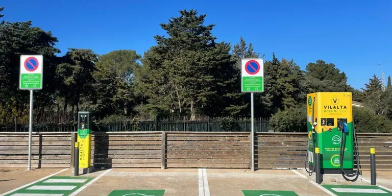 Detecten QR fraudulents en punts de recàrrega de cotxes elèctrics