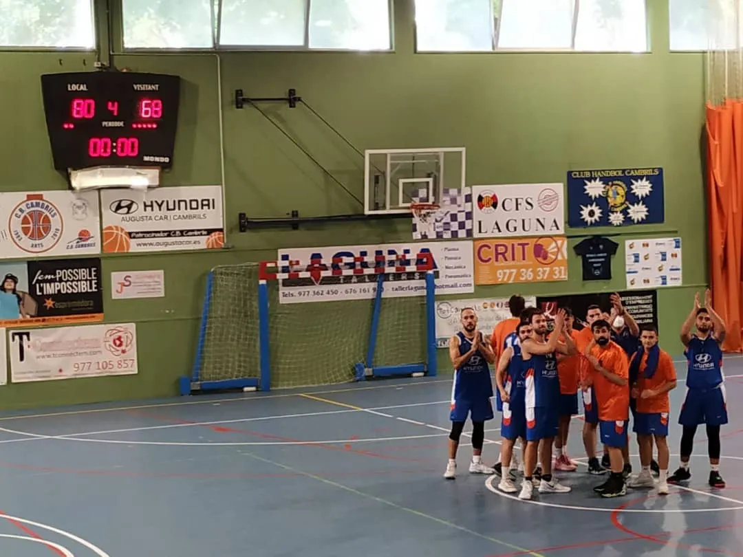 El CB Cambrils debuta a casa amb una victòria davant El Carme