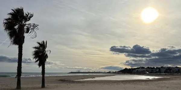 Costes comença a arranjar la “llacuna” de la platja de la Paella de Torredembarra