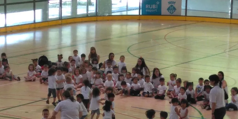 Més de 200 infants de 2 i 3 anys participen a la mostra de dansa de les Escoles Bressol