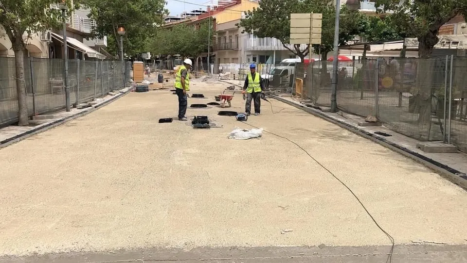 L’Ajuntament de Cambrils ajorna la pavimentació del tram final de la Rambla per les altes temperatures
